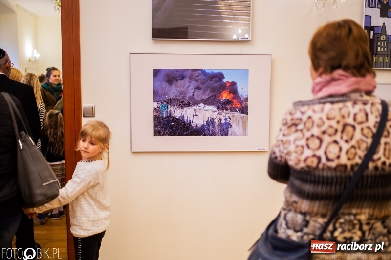 Zdjęcie w galerii na portalu naszraciborz.pl: Debiut. Wernisaż prac uczniów Liceum Plastycznego na Zamku Piastowskim wiadomości z regionu