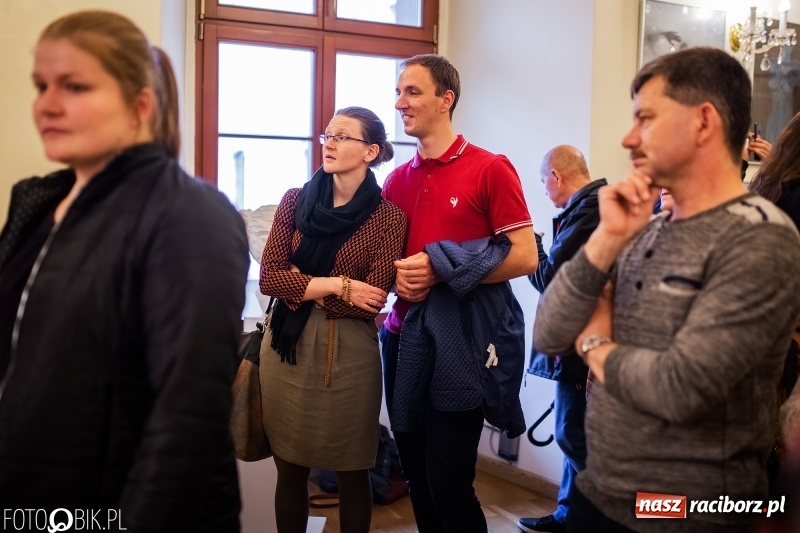 Zdjęcie w galerii na portalu naszraciborz.pl: Debiut. Wernisaż prac uczniów Liceum Plastycznego na Zamku Piastowskim wiadomości z regionu