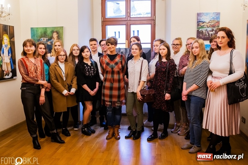 Zdjęcie w galerii na portalu naszraciborz.pl: Debiut. Wernisaż prac uczniów Liceum Plastycznego na Zamku Piastowskim wiadomości z regionu