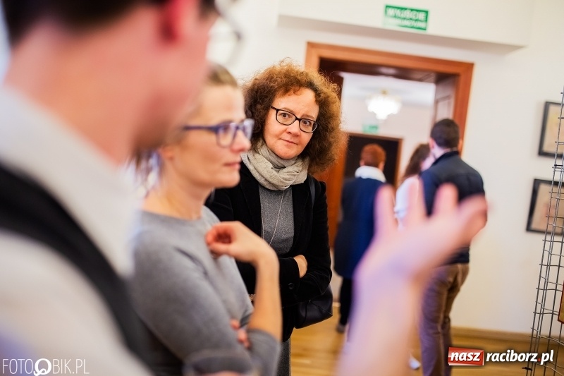 Zdjęcie w galerii na portalu naszraciborz.pl: Debiut. Wernisaż prac uczniów Liceum Plastycznego na Zamku Piastowskim wiadomości z regionu