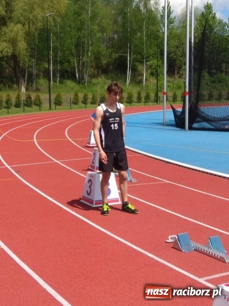 Zdjęcie w galerii na portalu naszraciborz.pl: Raciborscy lekkoatleci wkroczyli w sezon letni  wiadomości z regionu