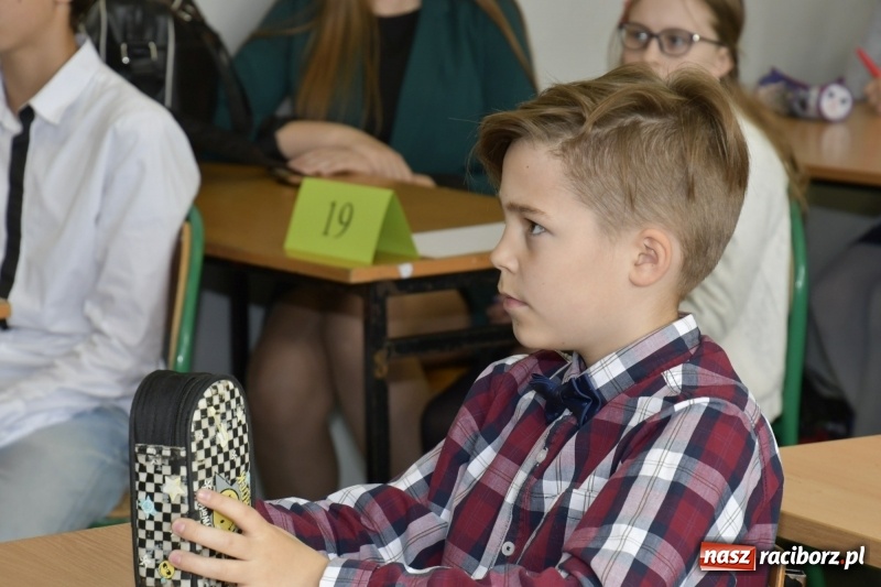 Zdjęcie w galerii na portalu naszraciborz.pl: Po raz 27. rywalizowali o tytuł Mistrza Ortografii wiadomości z regionu