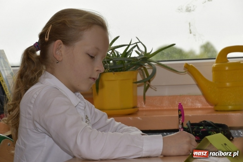 Zdjęcie w galerii na portalu naszraciborz.pl: Po raz 27. rywalizowali o tytuł Mistrza Ortografii wiadomości z regionu