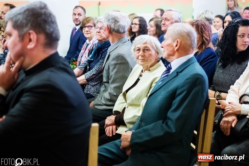 Zdjęcie w galerii na portalu naszraciborz.pl: Szkoła w Wojnowicach obchodzi 115-lecie powstania. Dziś jubilatka witała zacnych gości wiadomości z regionu