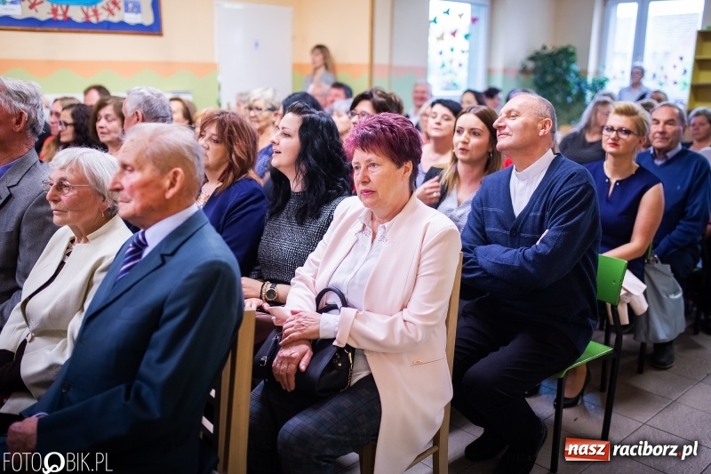 Zdjęcie w galerii na portalu naszraciborz.pl: Szkoła w Wojnowicach obchodzi 115-lecie powstania. Dziś jubilatka witała zacnych gości wiadomości z regionu