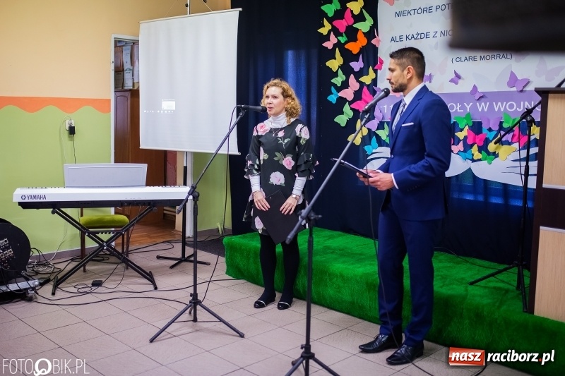 Zdjęcie w galerii na portalu naszraciborz.pl: Szkoła w Wojnowicach obchodzi 115-lecie powstania. Dziś jubilatka witała zacnych gości wiadomości z regionu