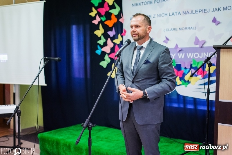 Zdjęcie w galerii na portalu naszraciborz.pl: Szkoła w Wojnowicach obchodzi 115-lecie powstania. Dziś jubilatka witała zacnych gości wiadomości z regionu