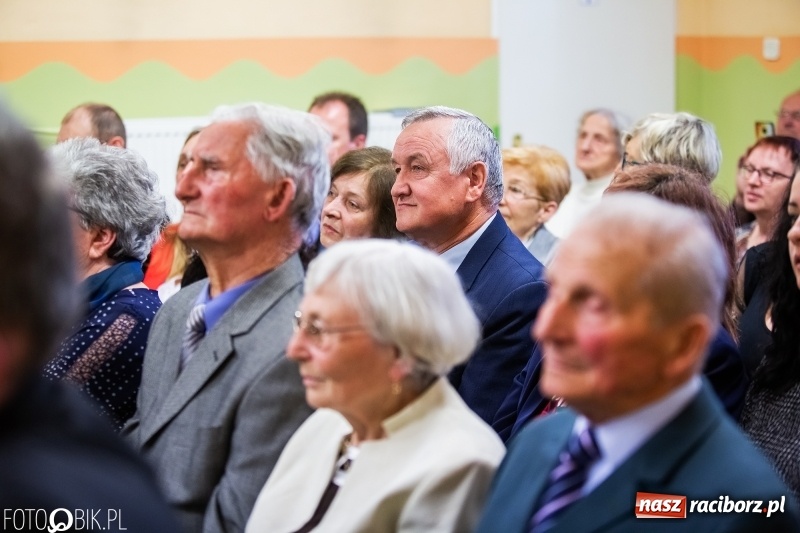 Zdjęcie w galerii na portalu naszraciborz.pl: Szkoła w Wojnowicach obchodzi 115-lecie powstania. Dziś jubilatka witała zacnych gości wiadomości z regionu