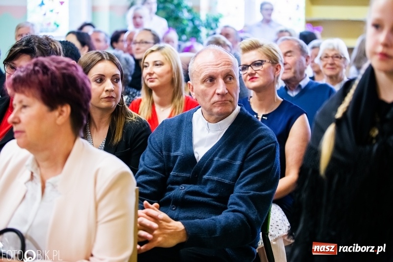 Zdjęcie w galerii na portalu naszraciborz.pl: Szkoła w Wojnowicach obchodzi 115-lecie powstania. Dziś jubilatka witała zacnych gości wiadomości z regionu