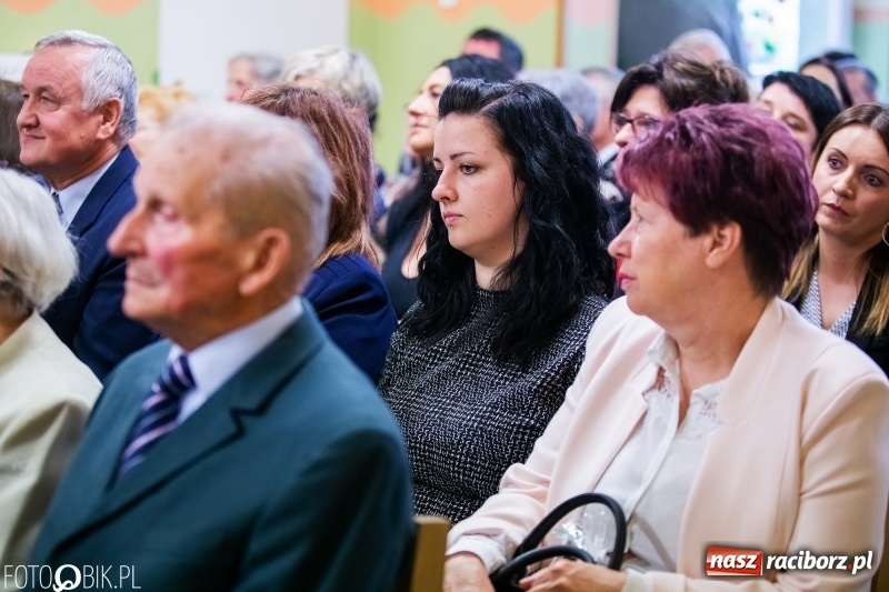 Zdjęcie w galerii na portalu naszraciborz.pl: Szkoła w Wojnowicach obchodzi 115-lecie powstania. Dziś jubilatka witała zacnych gości wiadomości z regionu