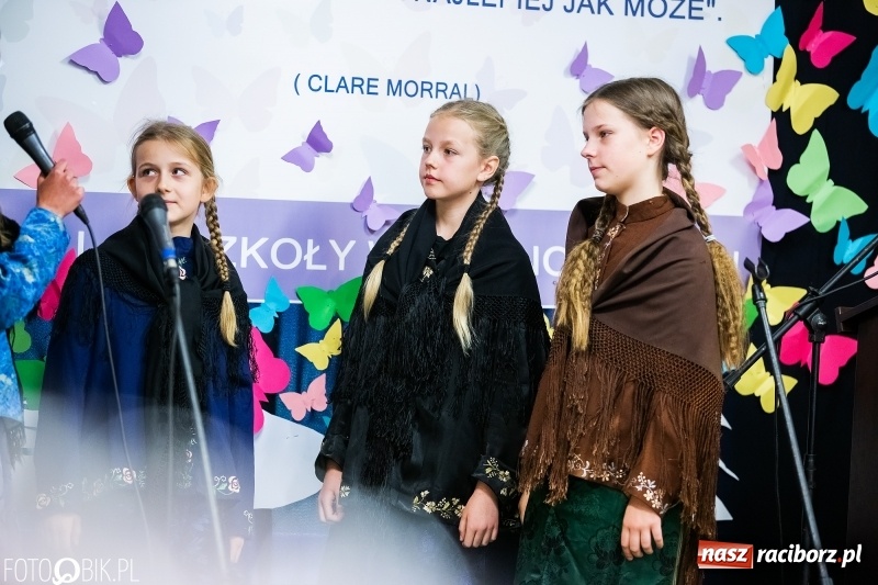 Zdjęcie w galerii na portalu naszraciborz.pl: Szkoła w Wojnowicach obchodzi 115-lecie powstania. Dziś jubilatka witała zacnych gości wiadomości z regionu