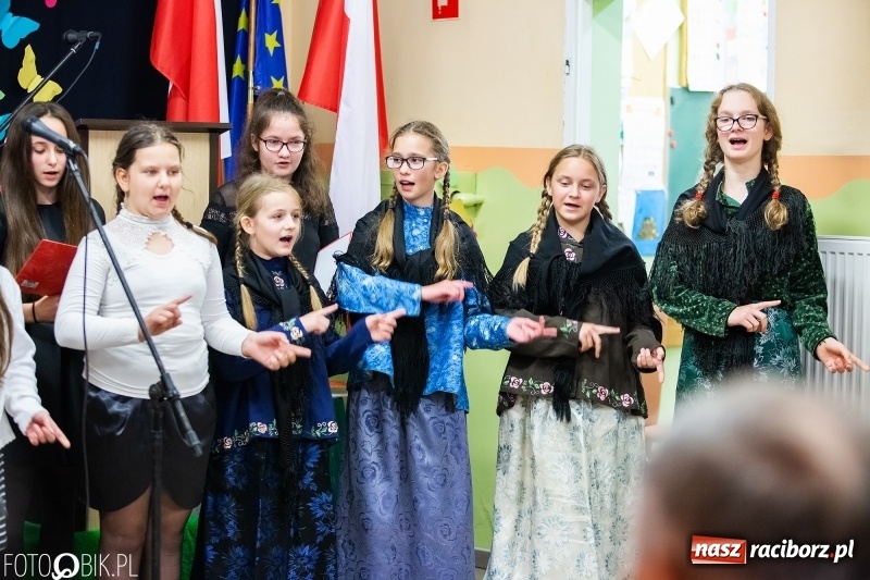 Zdjęcie w galerii na portalu naszraciborz.pl: Szkoła w Wojnowicach obchodzi 115-lecie powstania. Dziś jubilatka witała zacnych gości wiadomości z regionu