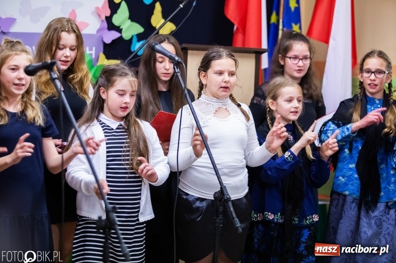 Zdjęcie w galerii na portalu naszraciborz.pl: Szkoła w Wojnowicach obchodzi 115-lecie powstania. Dziś jubilatka witała zacnych gości wiadomości z regionu