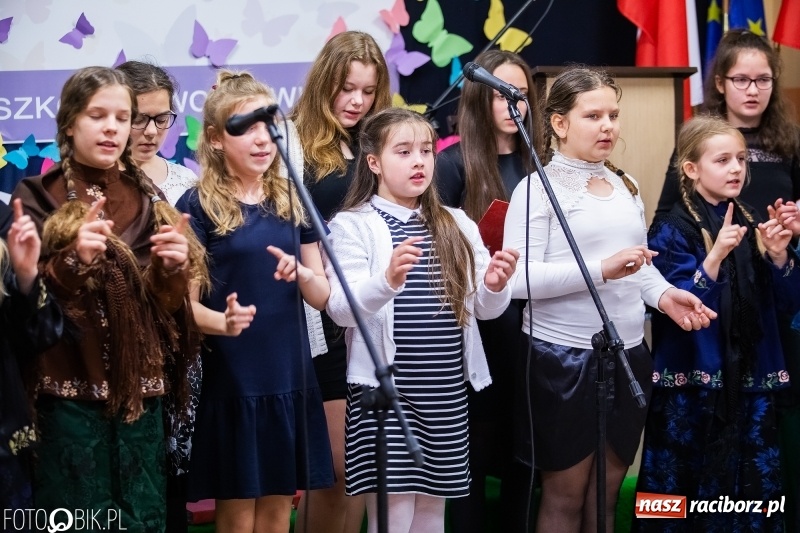 Zdjęcie w galerii na portalu naszraciborz.pl: Szkoła w Wojnowicach obchodzi 115-lecie powstania. Dziś jubilatka witała zacnych gości wiadomości z regionu