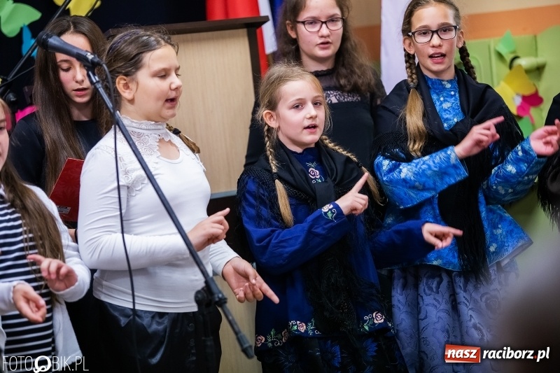 Zdjęcie w galerii na portalu naszraciborz.pl: Szkoła w Wojnowicach obchodzi 115-lecie powstania. Dziś jubilatka witała zacnych gości wiadomości z regionu