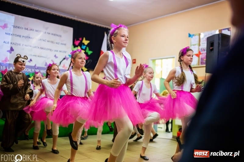 Zdjęcie w galerii na portalu naszraciborz.pl: Szkoła w Wojnowicach obchodzi 115-lecie powstania. Dziś jubilatka witała zacnych gości wiadomości z regionu