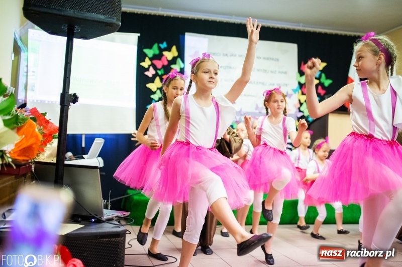 Zdjęcie w galerii na portalu naszraciborz.pl: Szkoła w Wojnowicach obchodzi 115-lecie powstania. Dziś jubilatka witała zacnych gości wiadomości z regionu