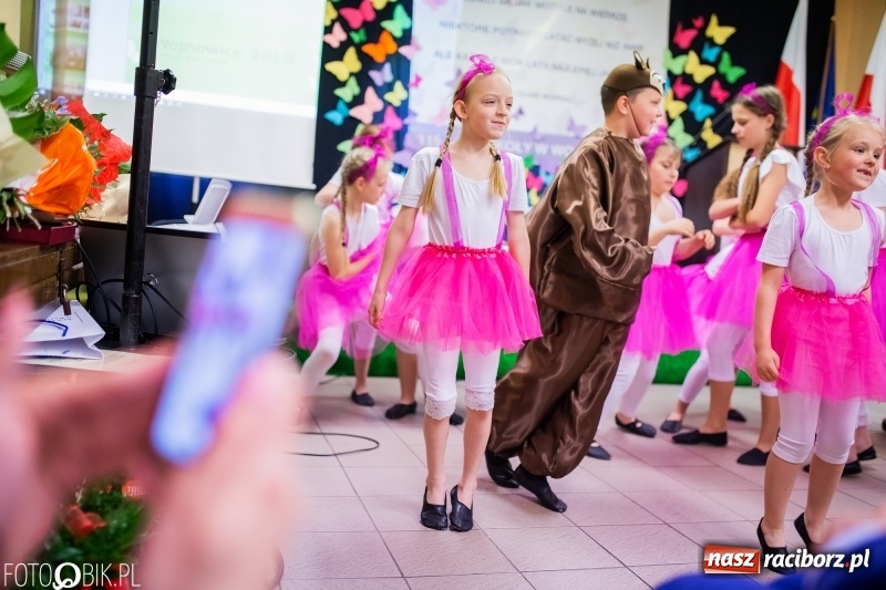 Zdjęcie w galerii na portalu naszraciborz.pl: Szkoła w Wojnowicach obchodzi 115-lecie powstania. Dziś jubilatka witała zacnych gości wiadomości z regionu