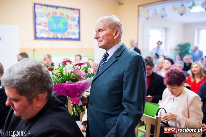 Zdjęcie w galerii na portalu naszraciborz.pl: Szkoła w Wojnowicach obchodzi 115-lecie powstania. Dziś jubilatka witała zacnych gości wiadomości z regionu