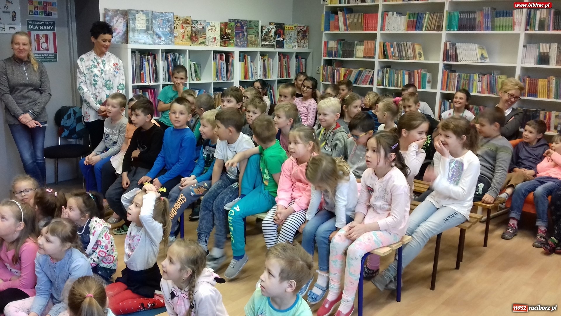 Zdjęcie w galerii na portalu naszraciborz.pl: Z Brazylii wprost do Raciborza. Autorka Tupcia Chrupcia w bibliotece wiadomości z regionu