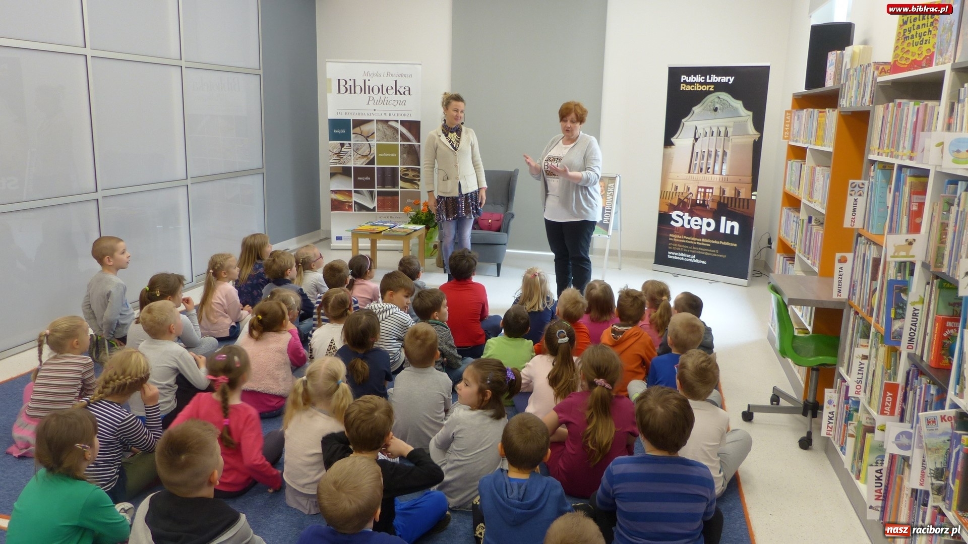 Zdjęcie w galerii na portalu naszraciborz.pl: Z Brazylii wprost do Raciborza. Autorka Tupcia Chrupcia w bibliotece wiadomości z regionu