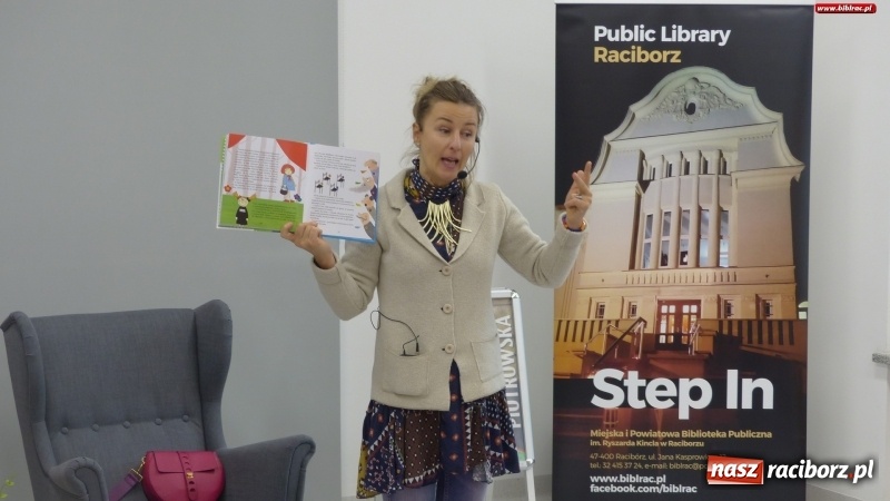 Zdjęcie w galerii na portalu naszraciborz.pl: Z Brazylii wprost do Raciborza. Autorka Tupcia Chrupcia w bibliotece wiadomości z regionu