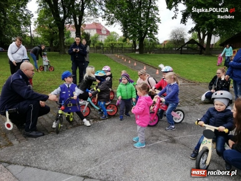 Zdjęcie w galerii na portalu naszraciborz.pl: Rowerowy turniej dla najmłodszych pod okiem dzielnicowych wiadomości z regionu