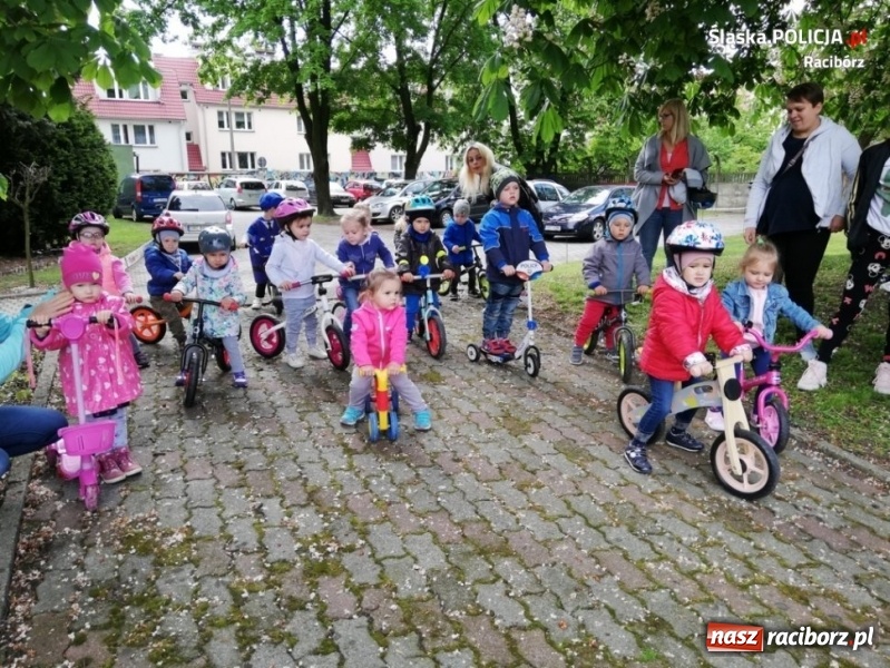 Zdjęcie w galerii na portalu naszraciborz.pl: Rowerowy turniej dla najmłodszych pod okiem dzielnicowych wiadomości z regionu