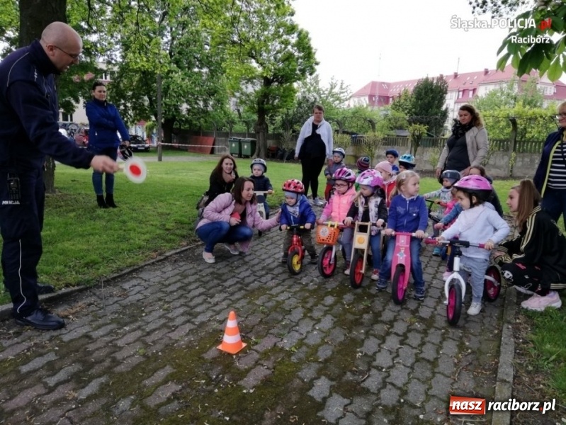Zdjęcie w galerii na portalu naszraciborz.pl: Rowerowy turniej dla najmłodszych pod okiem dzielnicowych wiadomości z regionu