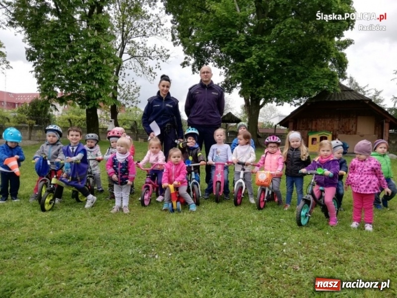 Zdjęcie w galerii na portalu naszraciborz.pl: Rowerowy turniej dla najmłodszych pod okiem dzielnicowych wiadomości z regionu