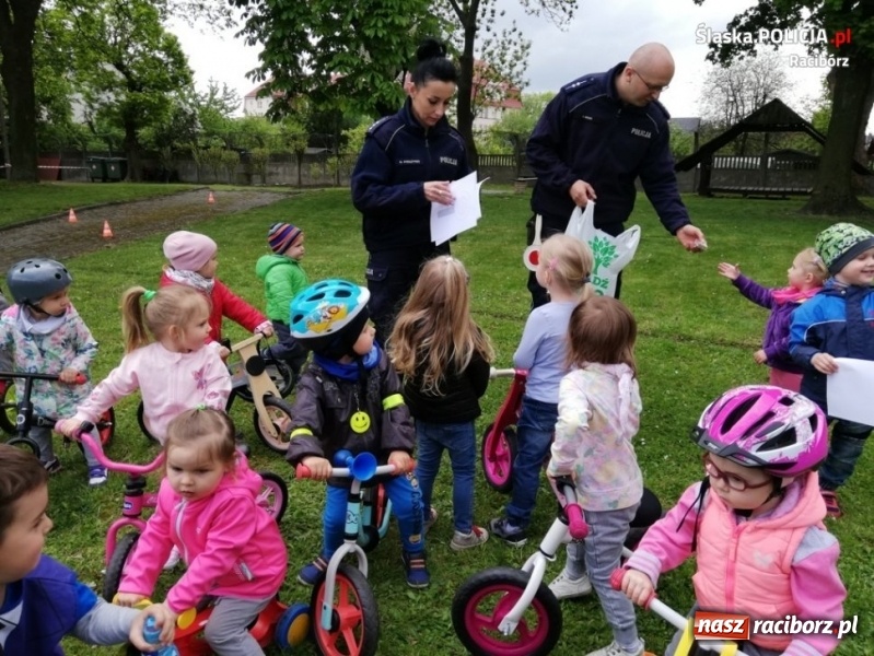 Zdjęcie w galerii na portalu naszraciborz.pl: Rowerowy turniej dla najmłodszych pod okiem dzielnicowych wiadomości z regionu
