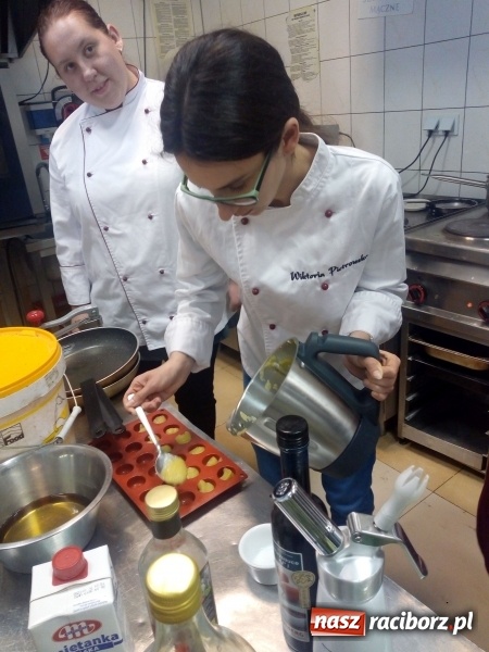 Zdjęcie w galerii na portalu naszraciborz.pl: Uczniowie CKZiU nr 1 praktykują u najlepszych  wiadomości z regionu