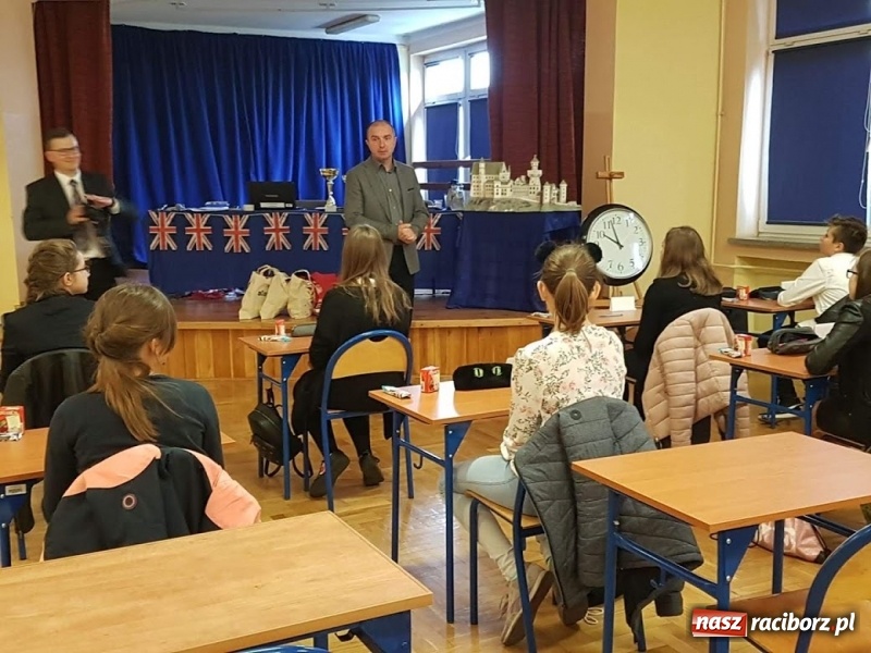 Zdjęcie w galerii na portalu naszraciborz.pl: Raciborzanie zwycięzcami wojewódzkich konkursów językowych w Szkole Podstawowej nr 18 wiadomości z regionu