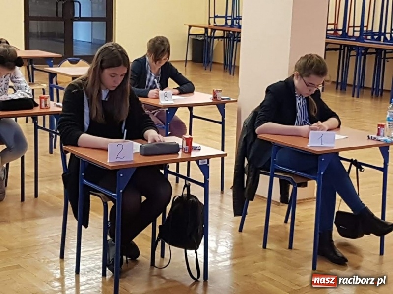 Zdjęcie w galerii na portalu naszraciborz.pl: Raciborzanie zwycięzcami wojewódzkich konkursów językowych w Szkole Podstawowej nr 18 wiadomości z regionu