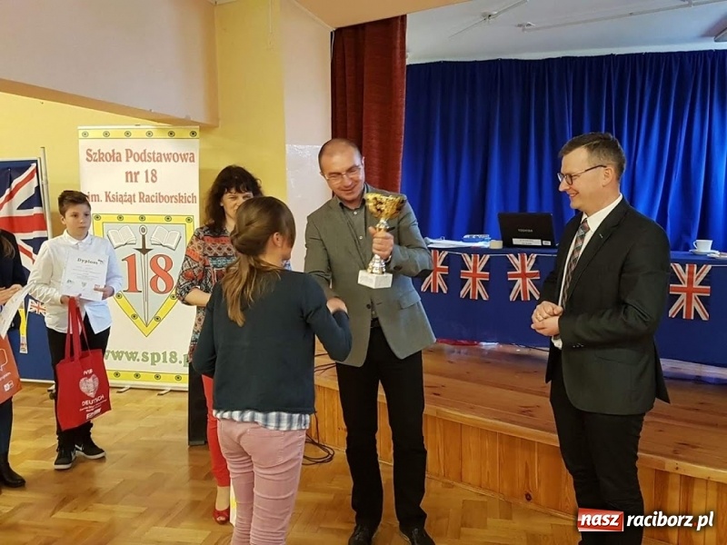 Zdjęcie w galerii na portalu naszraciborz.pl: Raciborzanie zwycięzcami wojewódzkich konkursów językowych w Szkole Podstawowej nr 18 wiadomości z regionu