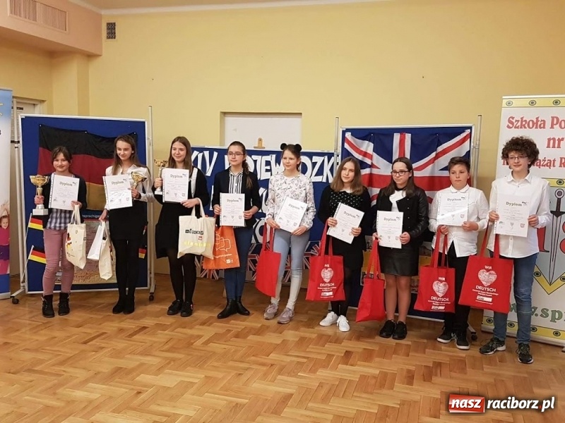 Zdjęcie w galerii na portalu naszraciborz.pl: Raciborzanie zwycięzcami wojewódzkich konkursów językowych w Szkole Podstawowej nr 18 wiadomości z regionu