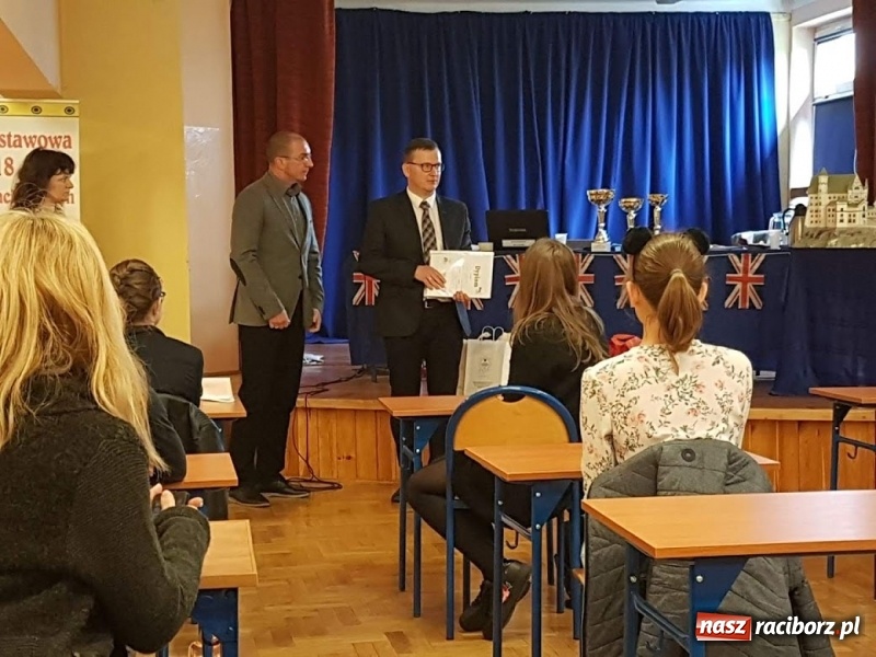 Zdjęcie w galerii na portalu naszraciborz.pl: Raciborzanie zwycięzcami wojewódzkich konkursów językowych w Szkole Podstawowej nr 18 wiadomości z regionu