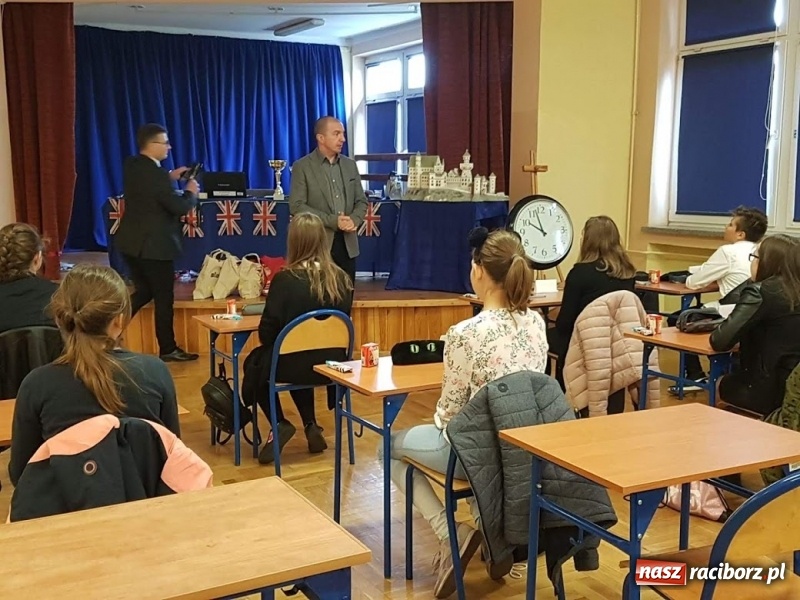 Zdjęcie w galerii na portalu naszraciborz.pl: Raciborzanie zwycięzcami wojewódzkich konkursów językowych w Szkole Podstawowej nr 18 wiadomości z regionu