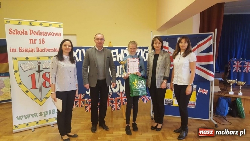 Zdjęcie w galerii na portalu naszraciborz.pl: Raciborzanie zwycięzcami wojewódzkich konkursów językowych w Szkole Podstawowej nr 18 wiadomości z regionu