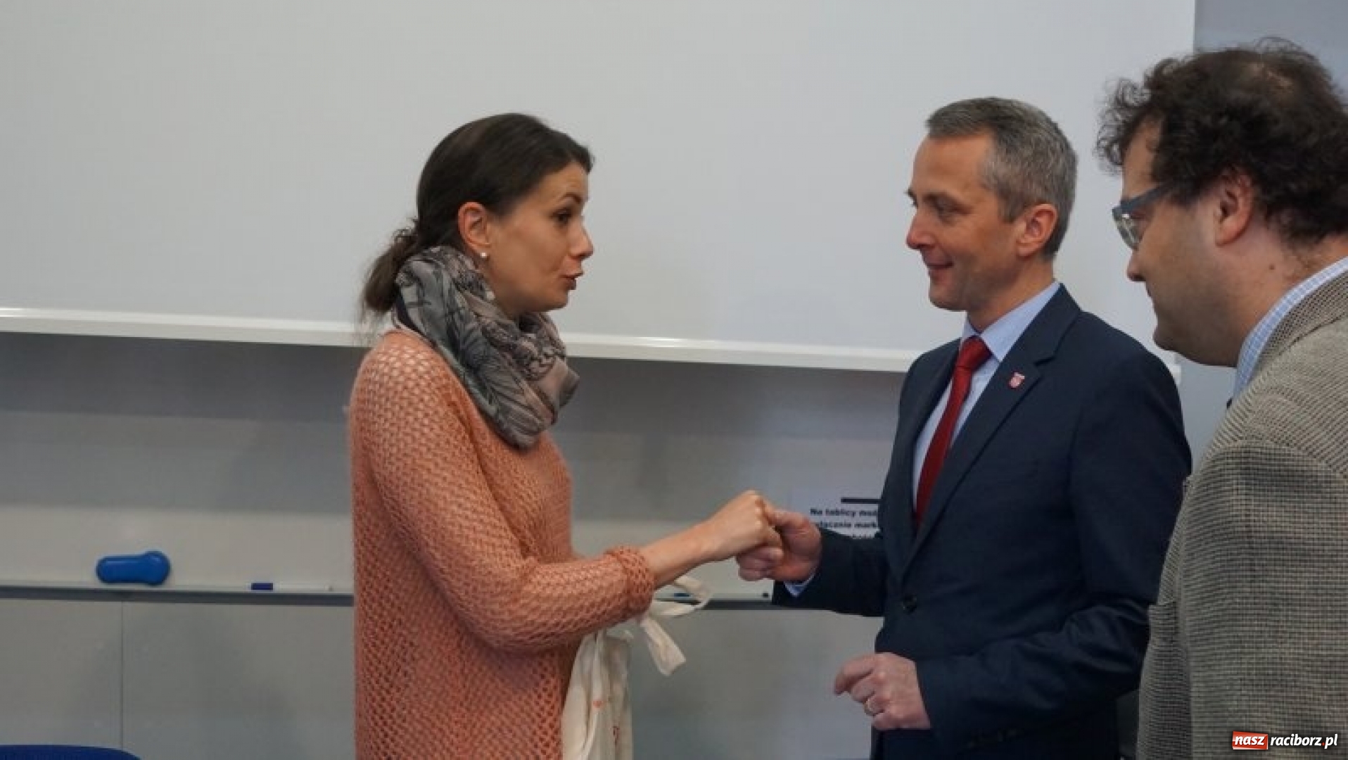 Zdjęcie w galerii na portalu naszraciborz.pl: Zwiedzanie miasta i selfie z prezydentem, czyli wizyta uczniów z Roth w Raciborzu wiadomości z regionu