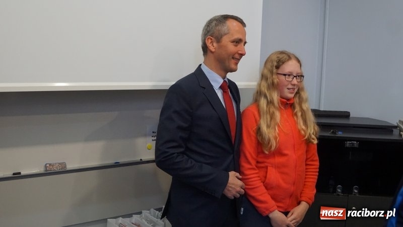 Zdjęcie w galerii na portalu naszraciborz.pl: Zwiedzanie miasta i selfie z prezydentem, czyli wizyta uczniów z Roth w Raciborzu wiadomości z regionu