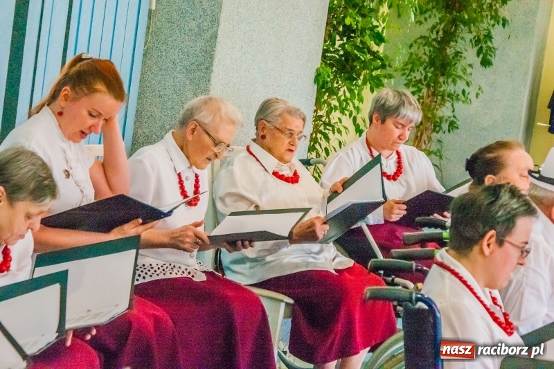 Zdjęcie w galerii na portalu naszraciborz.pl: DPS Złota Jesień zorganizował Dzień Otwarty wiadomości z regionu