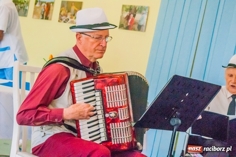 Zdjęcie w galerii na portalu naszraciborz.pl: DPS Złota Jesień zorganizował Dzień Otwarty wiadomości z regionu