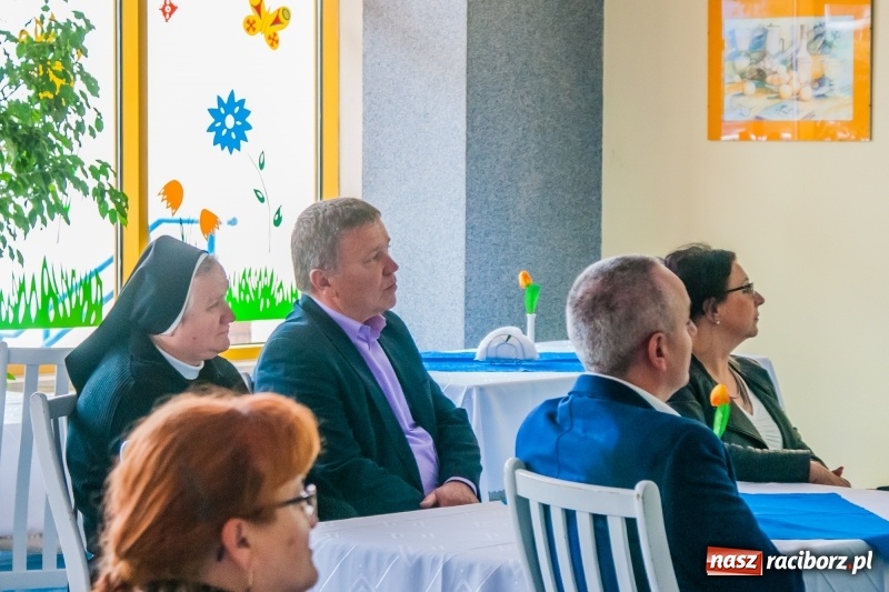 Zdjęcie w galerii na portalu naszraciborz.pl: DPS Złota Jesień zorganizował Dzień Otwarty wiadomości z regionu