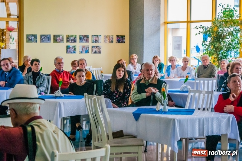 Zdjęcie w galerii na portalu naszraciborz.pl: DPS Złota Jesień zorganizował Dzień Otwarty wiadomości z regionu