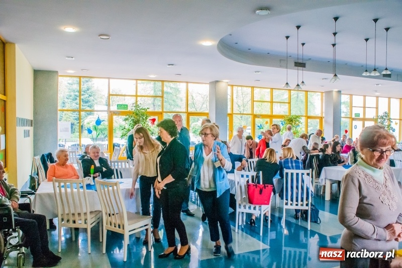 Zdjęcie w galerii na portalu naszraciborz.pl: DPS Złota Jesień zorganizował Dzień Otwarty wiadomości z regionu