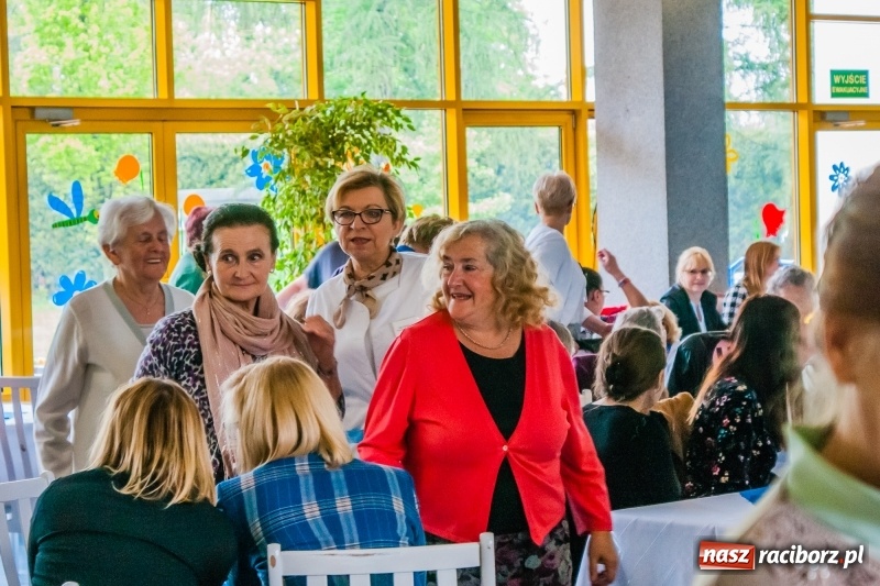 Zdjęcie w galerii na portalu naszraciborz.pl: DPS Złota Jesień zorganizował Dzień Otwarty wiadomości z regionu