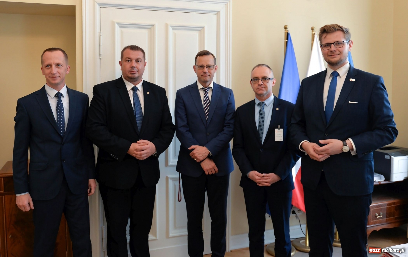 Zdjęcie w galerii na portalu naszraciborz.pl: Blisko pół miliona złotych na ambulans dla powiatu raciborskiego wiadomości z regionu