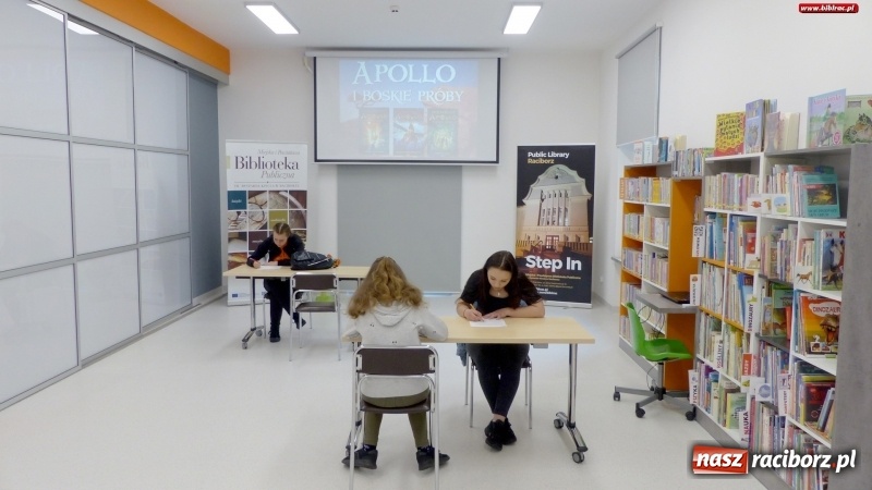 Zdjęcie w galerii na portalu naszraciborz.pl: Apollo i boskie próby. Konkurs wiedzy w bibliotece wiadomości z regionu