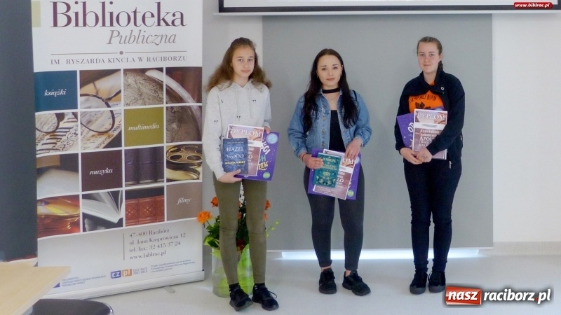 Zdjęcie w galerii na portalu naszraciborz.pl: Apollo i boskie próby. Konkurs wiedzy w bibliotece wiadomości z regionu